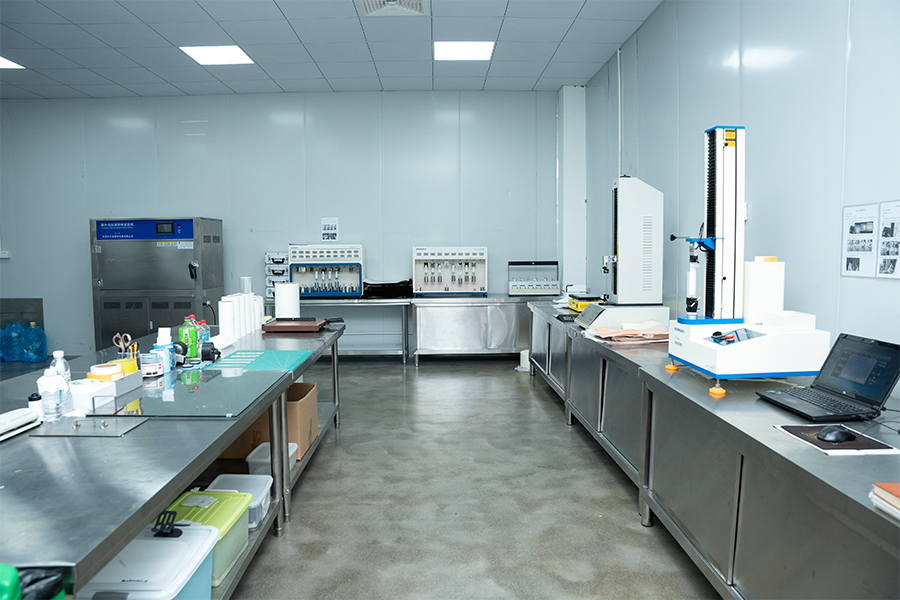 B에 적층된 펄 화이트 필름