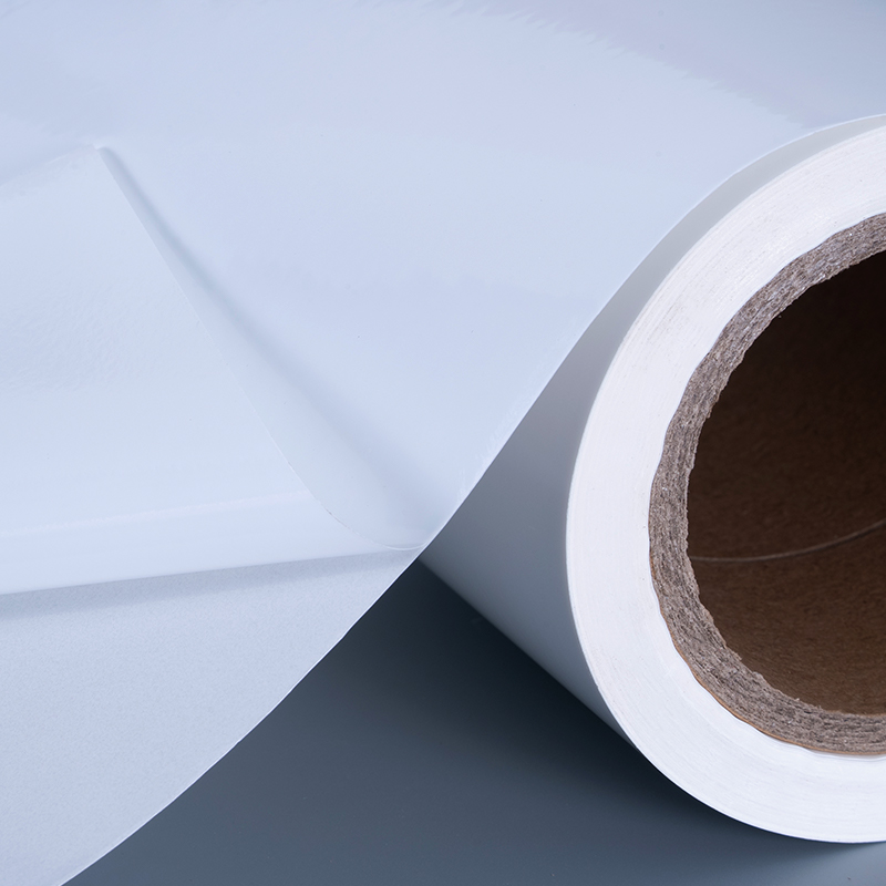 잉크젯 인쇄용 아크릴 접착제 점보 롤이 포함된 25mic 광택 PET 비닐 필름 라벨 재료