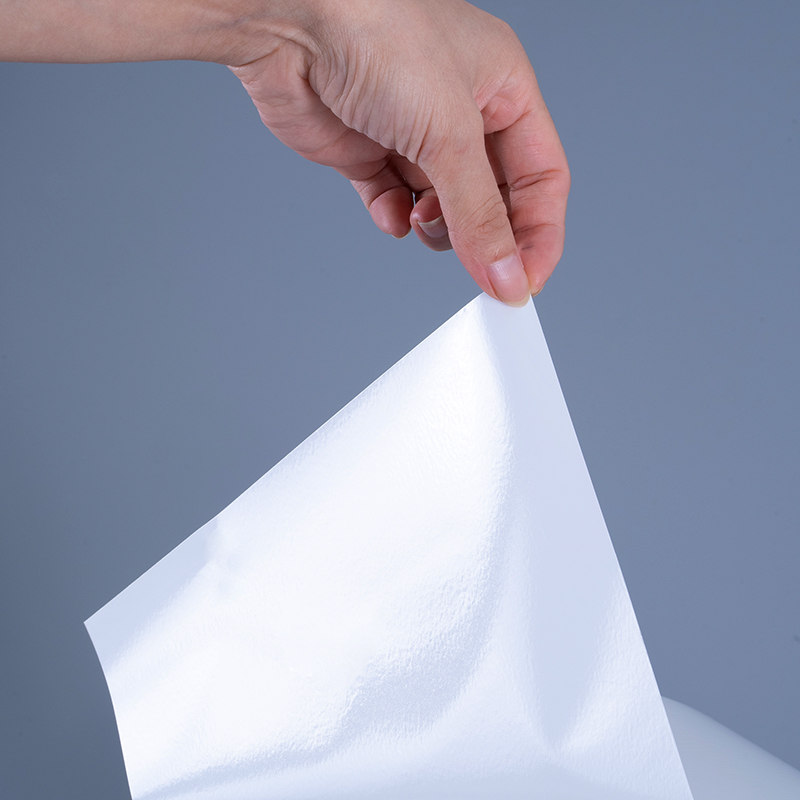 잉크젯 인쇄용 아크릴 접착제 점보 롤이 포함된 25mic 광택 PET 비닐 필름 라벨 재료