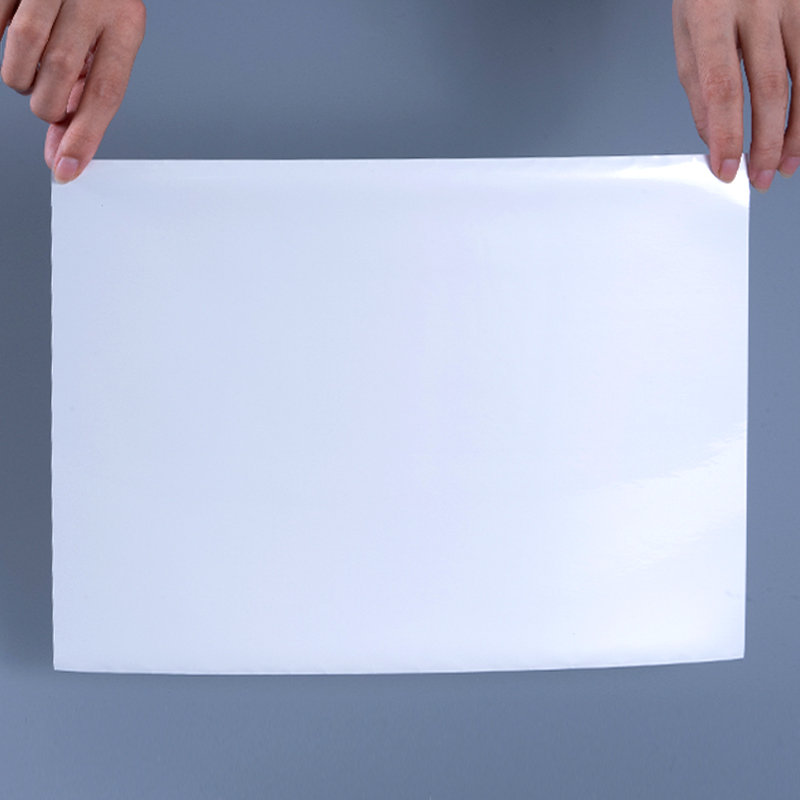 25mic 광택 있는 흰색 알루미늄 도금 폴리에스테르 필름 자체 접착 라벨(잉크젯 인쇄용 수성 아크릴 접착제 포함)